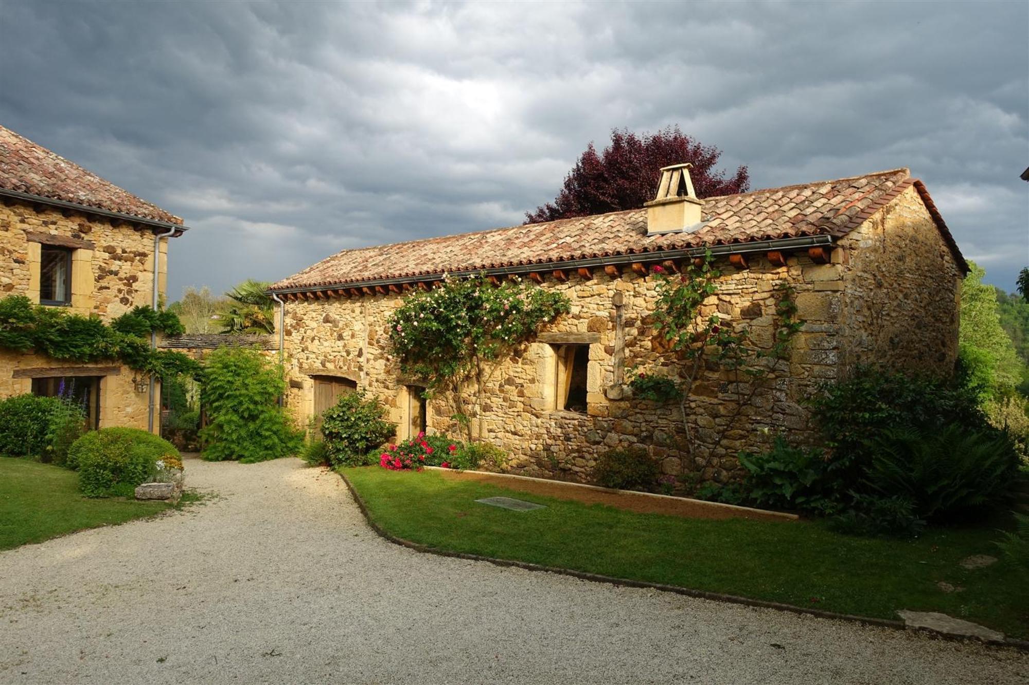 Domaine De Cournet Haut, A 17Th Century Property Set On A Calm, Idyllic Domain With Pool, Tennis, Bikes And More Les Vauries Εξωτερικό φωτογραφία